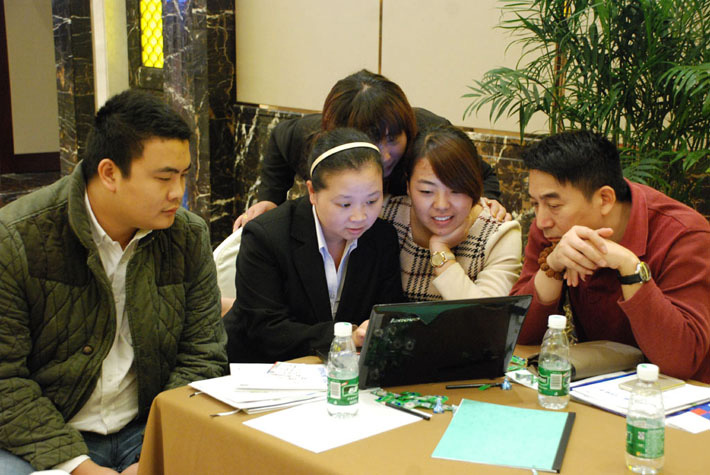 高瞻遠(yuǎn)矚，移攬?zhí)煜? 2014年百度移動推廣峰會會議報道